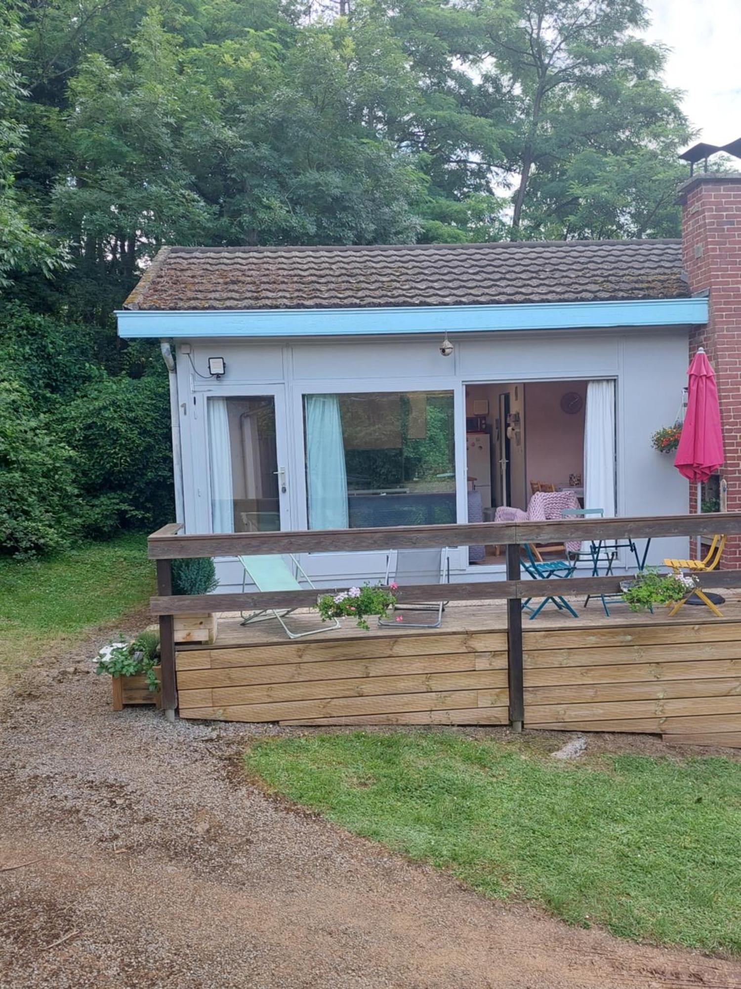 Le Petit Chalet - Bungalow Waulsort المظهر الخارجي الصورة