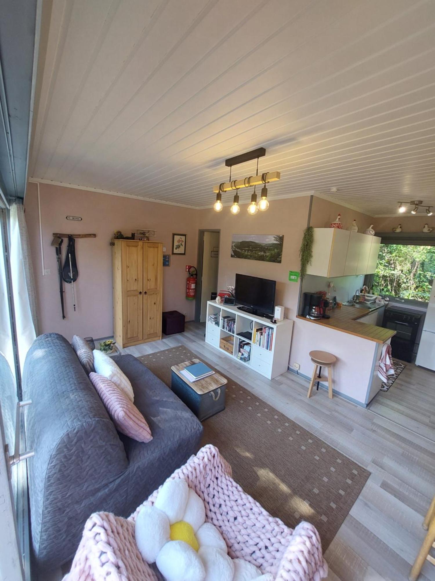 Le Petit Chalet - Bungalow Waulsort المظهر الخارجي الصورة