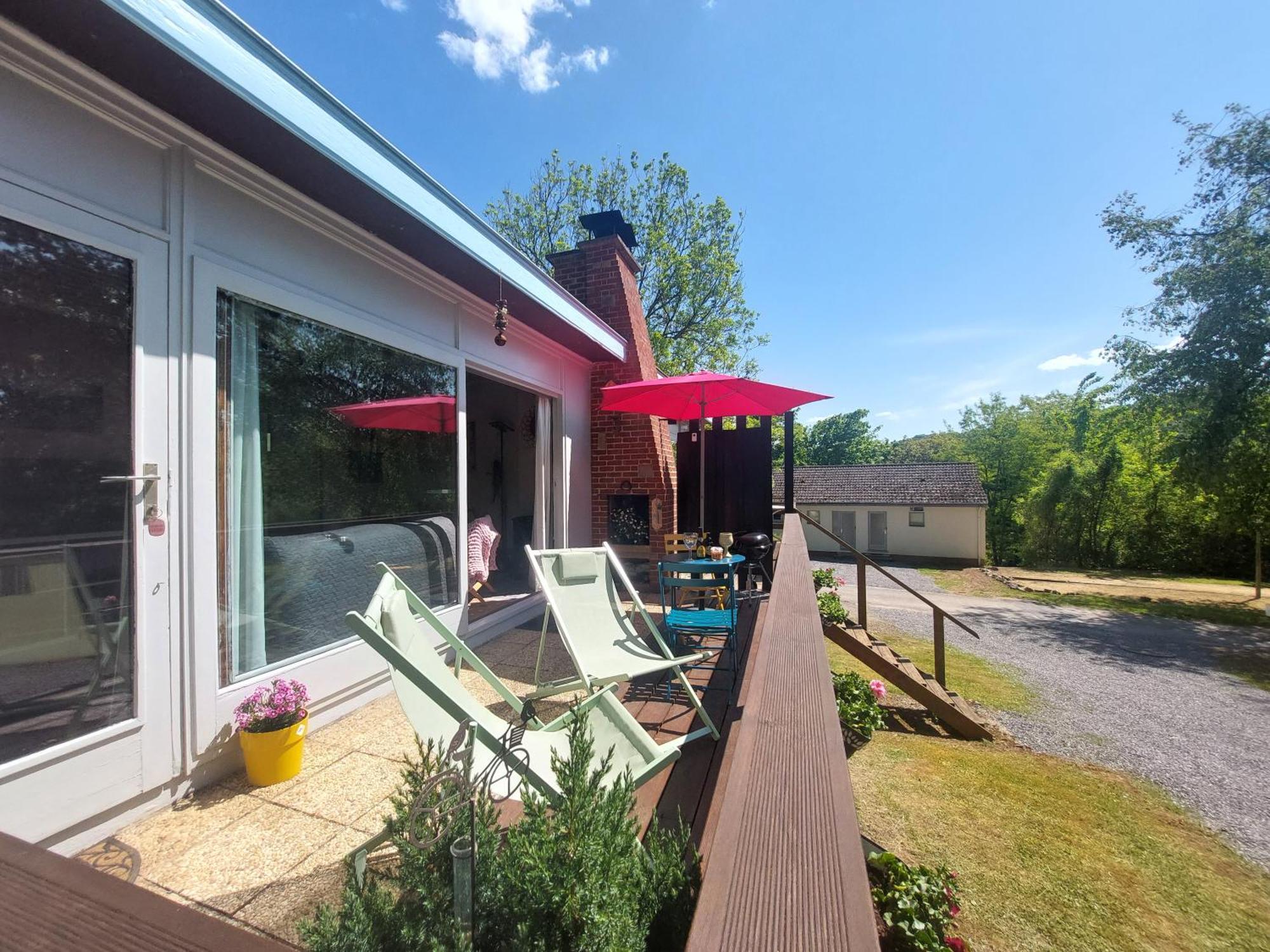 Le Petit Chalet - Bungalow Waulsort المظهر الخارجي الصورة